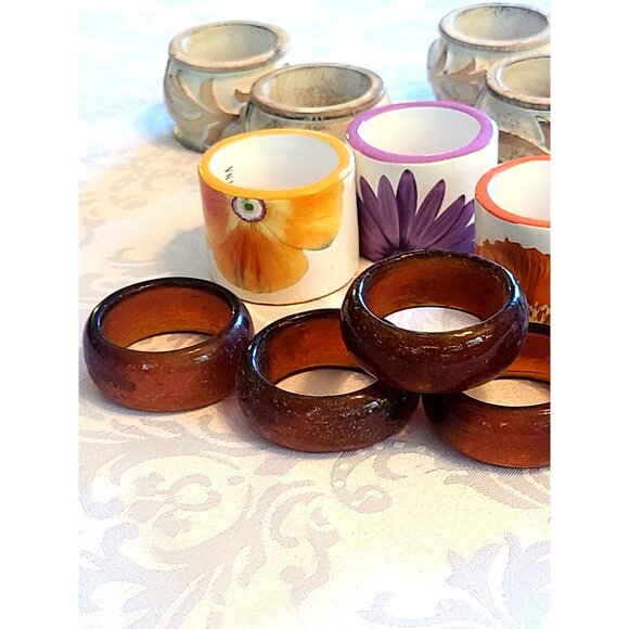 LOT OF NAPKIN RINGS - Picture 2 of 4